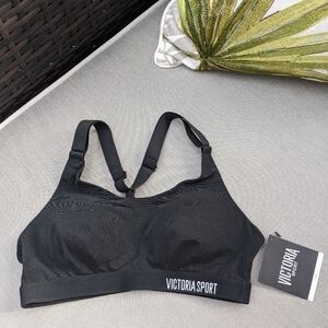 Victoria Secret Incredible Lightweight Sport Bra‎ 32A New